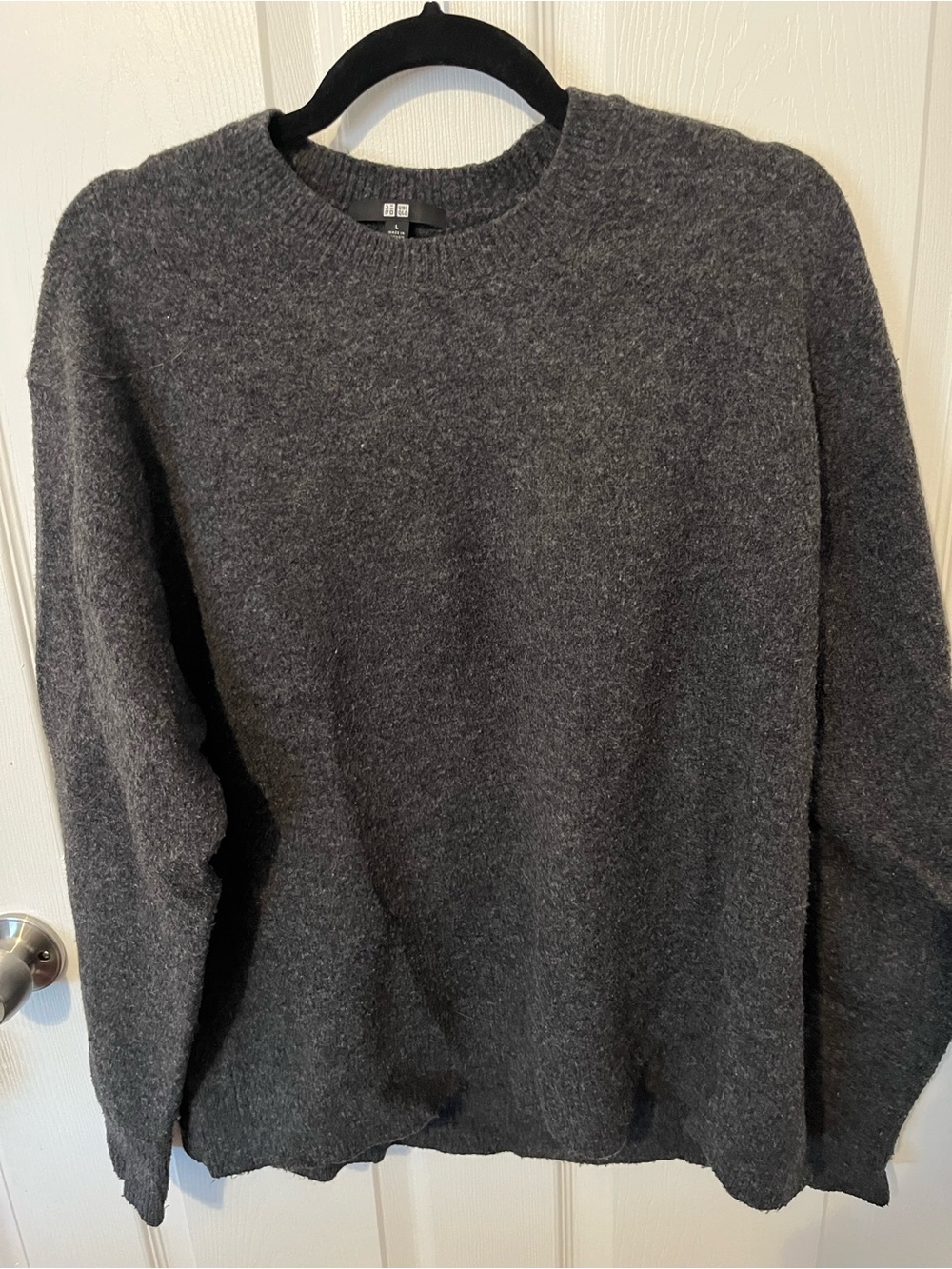 UNIQLO Women’s Charcoal Crewneck Sweater